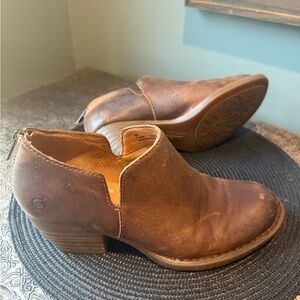 LIKE NEW — Born Chestnut Leather Ankle Booties